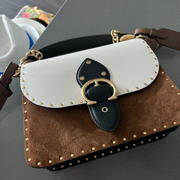 Authentic Coach purse - gorgeous! - Picture 4 of 7